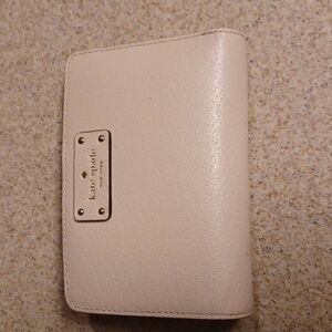 🐾Kate Spade Cream Women's Wallet🎉